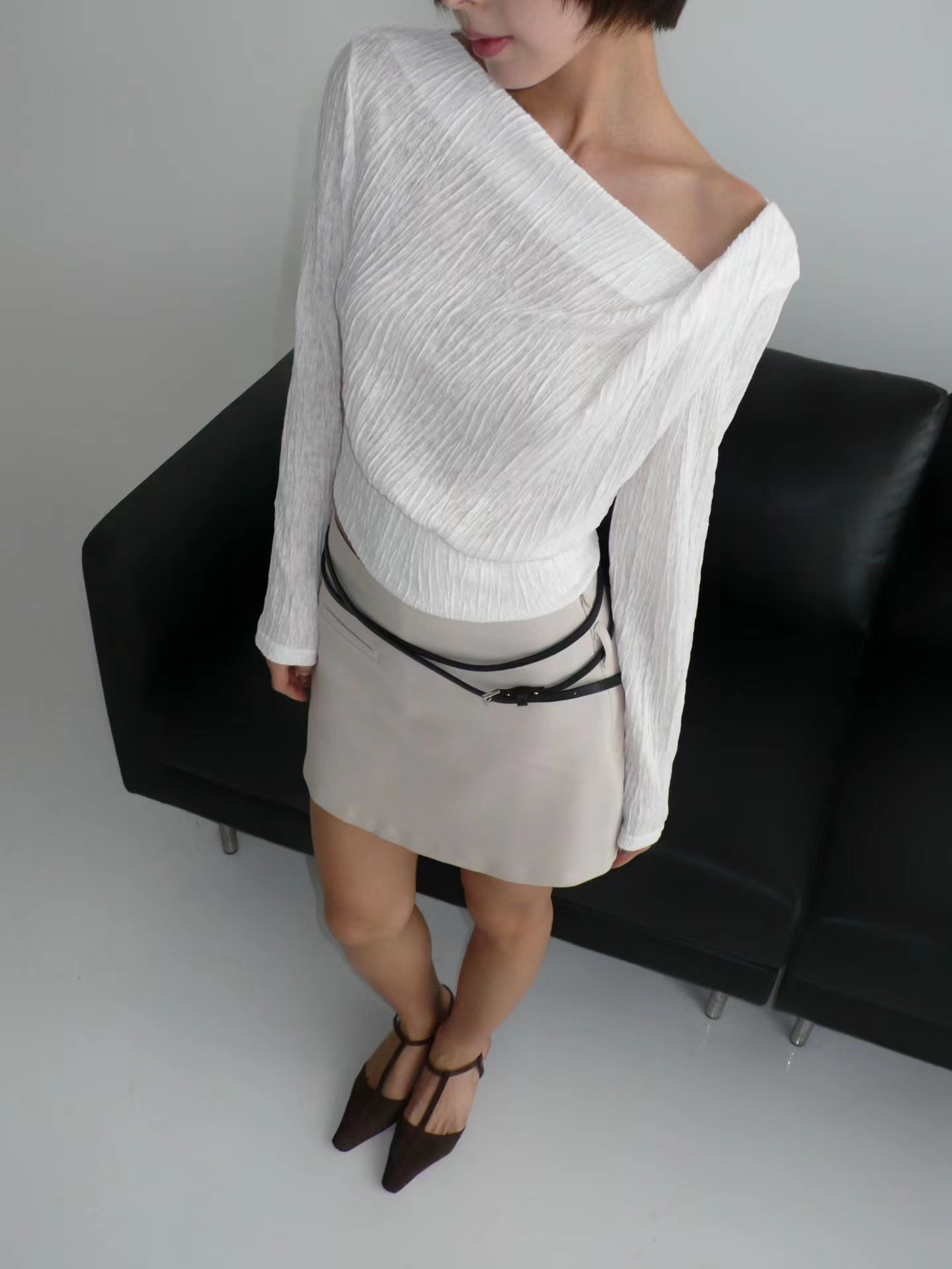 BUSTLING韓國東大門直郵女裝新品推薦休閑熱賣時尚長袖T恤BUSTLING長袖T恤