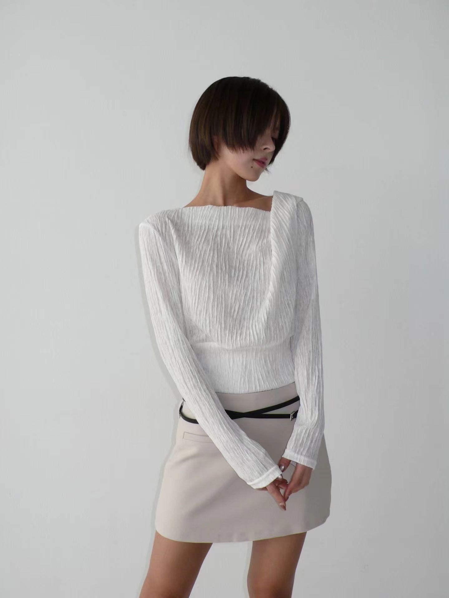 BUSTLING韓國東大門直郵女裝新品推薦休閑熱賣時尚長袖T恤BUSTLING長袖T恤