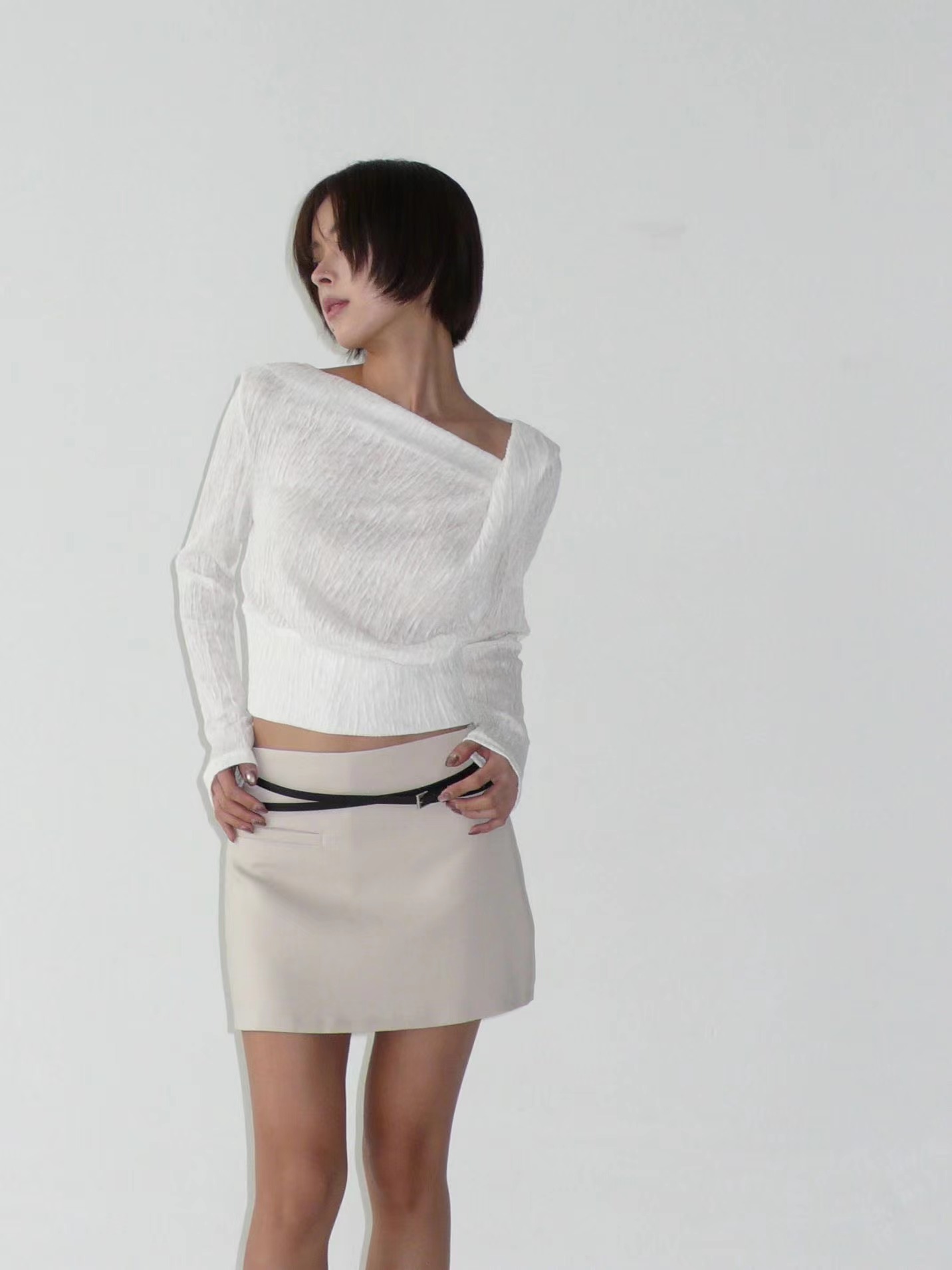 BUSTLING韓國東大門直郵女裝新品推薦休閑熱賣時尚長袖T恤BUSTLING長袖T恤