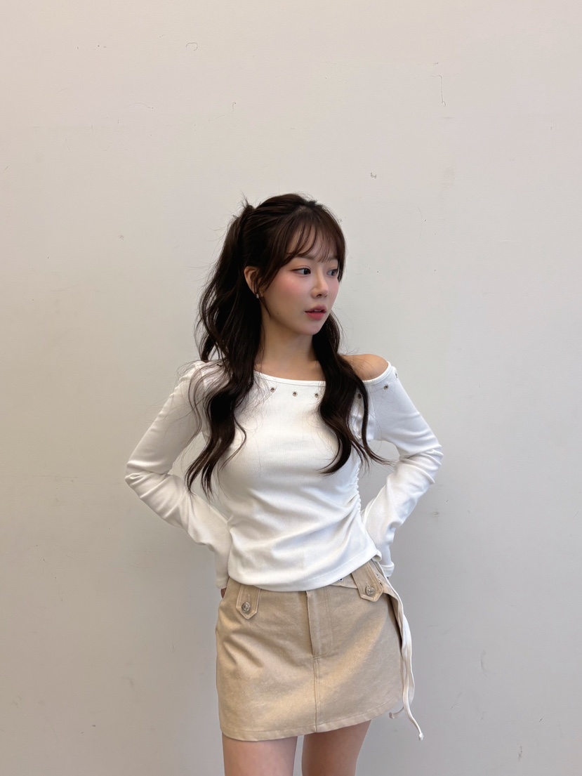 TOO HOT韓國直郵女裝新款職業人氣推薦時尚長袖T恤褶皺鏤空TOO HOT長袖T恤