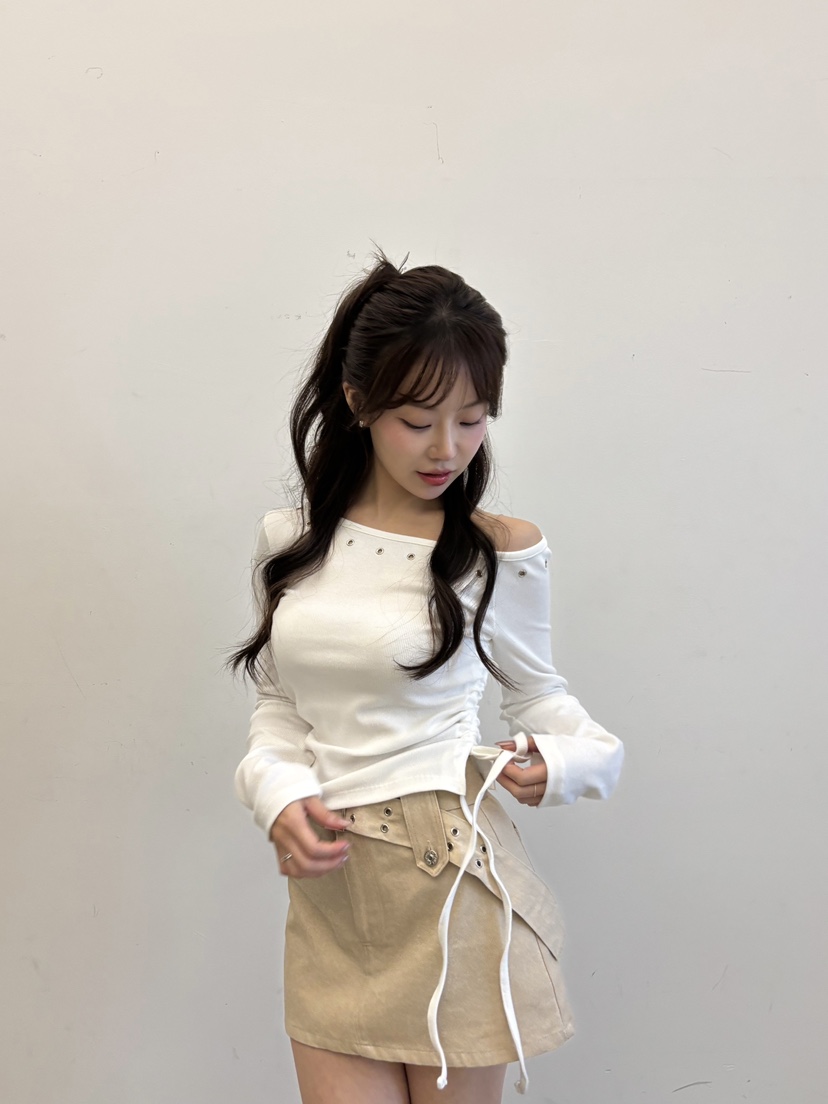 TOO HOT韓國直郵女裝新款職業人氣推薦時尚長袖T恤褶皺鏤空TOO HOT長袖T恤