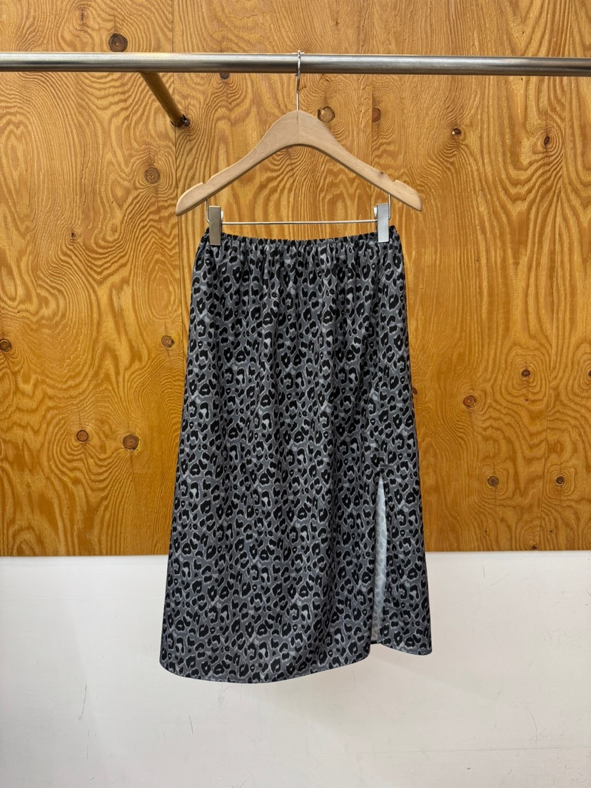 PROJECTVIEW韓國東大門直郵女裝新品推薦人氣26春夏職業長裙PROJECTVIEW長裙圖色2