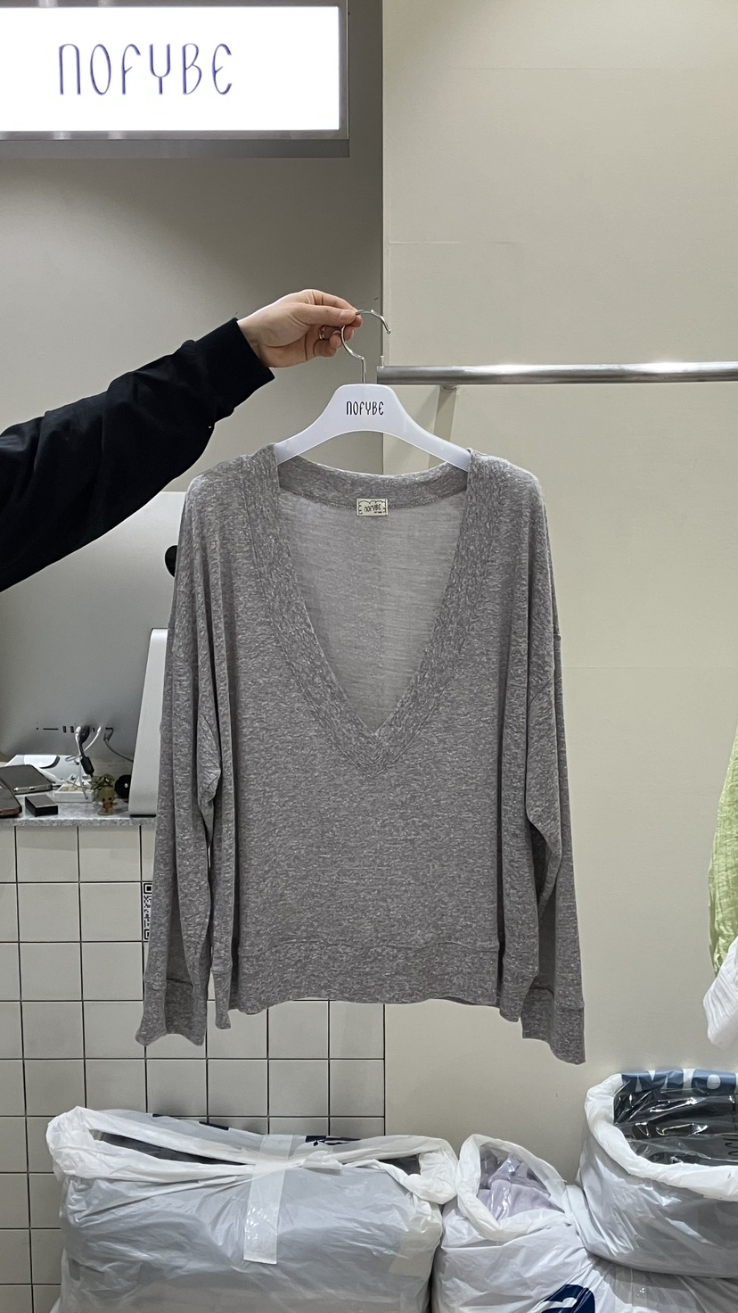 NOFYBE韓國東大門代購女裝新款人氣26春夏推薦長袖T恤V領NOFYBE長袖T恤圖色3