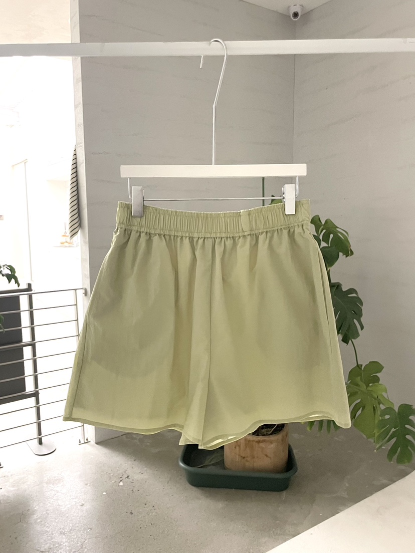 URBANE cloth韓國東大門代購女士新品人氣推薦職業熱賣短褲URBANE cloth短褲圖色1