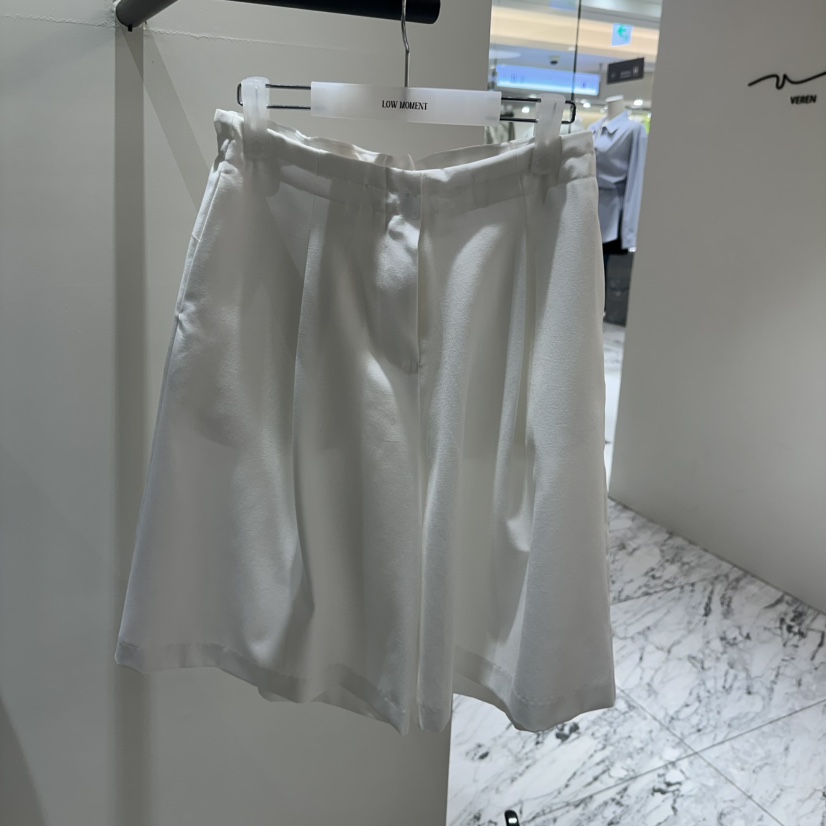LOW MOMENT東大門代購女裝新款時尚推薦職業休閑短褲闊腿褲LOW MOMENT短褲圖色1