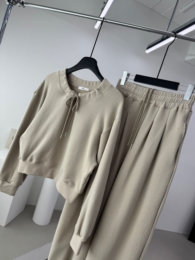 RED-A韓國東大門代購女裝新款26春夏人氣時尚休閑衛衣露肩RED-A衛衣圖色2