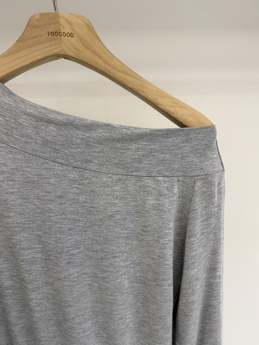 TOOGOOD韓國東大門直郵女裝新款職業推薦人氣長袖T恤露肩TOOGOOD長袖T恤