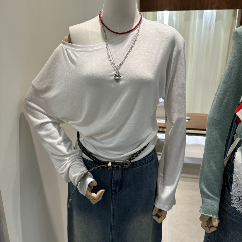 BUCKLE韓國代購女士新品熱賣職業長袖T恤不含項鏈褶皺露肩BUCKLE長袖T恤圖色1