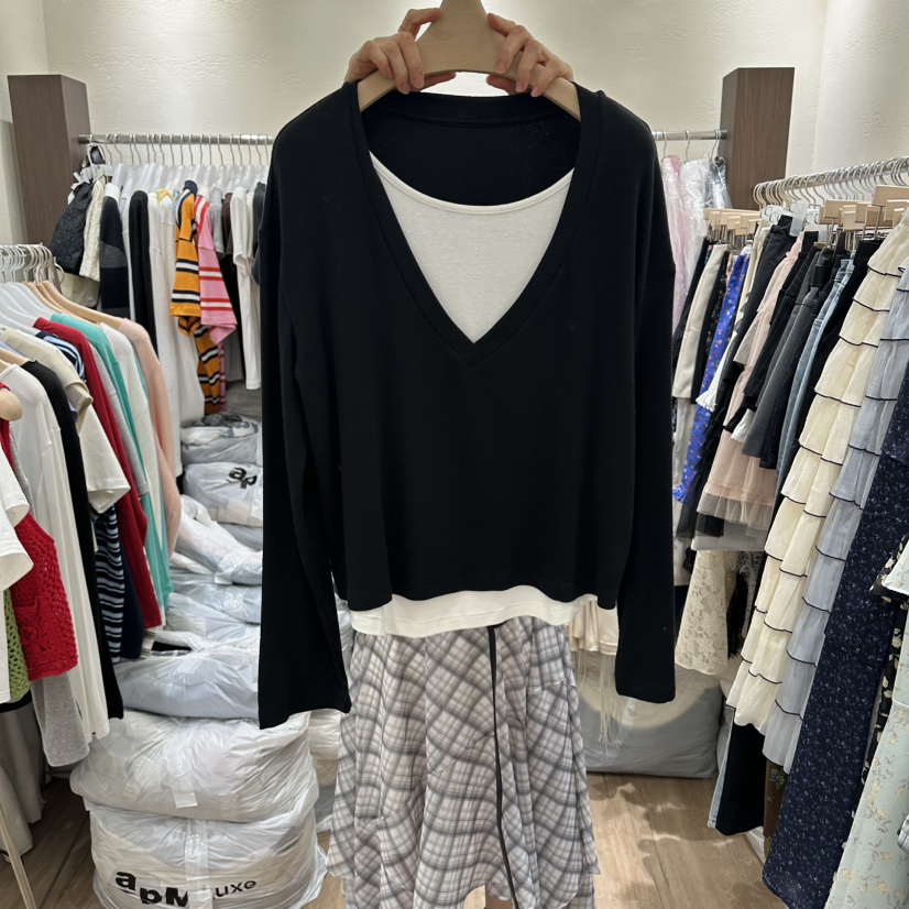 HANSUNGHYUN韓國東大門直郵女士新款時尚長袖T恤假兩件V領HANSUNGHYUN長袖T恤圖色2