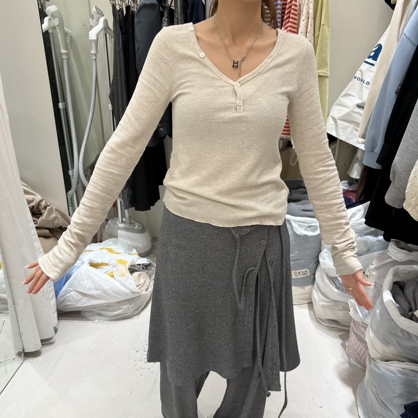 YUNBAL東大門實拍女裝新品26春夏時尚職業真品熱賣長袖T恤YUNBAL長袖T恤圖色2