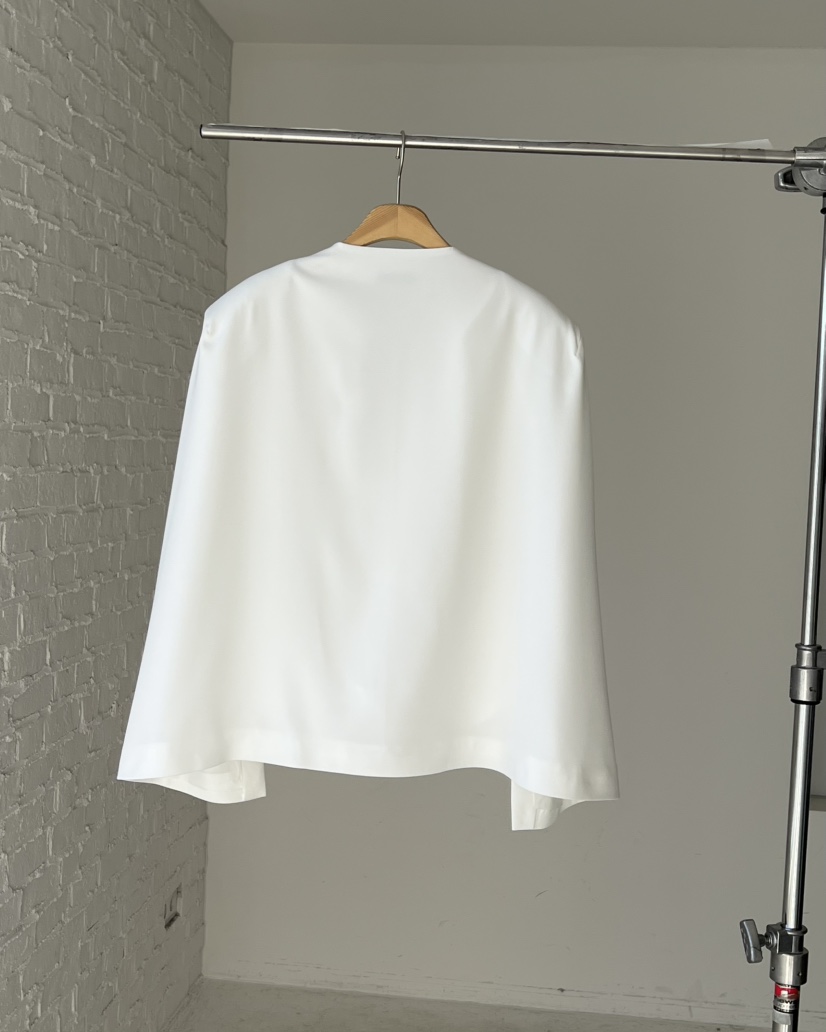 VERNI韓國直郵實拍女裝新品時尚夾克不含腰帶不含內搭披肩VERNI夾克