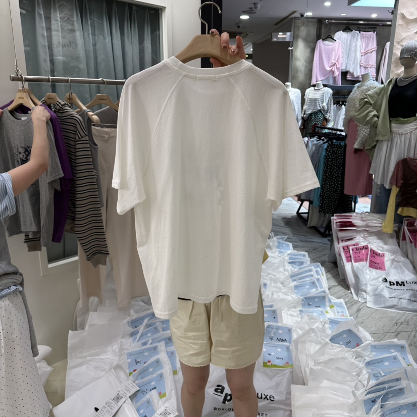 OURMOMENT韓國東大門直郵女士新款時尚人氣熱賣推薦休閑T恤OURMOMENTT恤