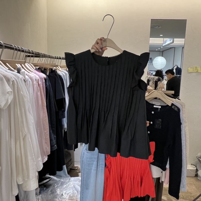 W AND J韓國東大門代購女士新款推薦襯衫蕾絲衫荷葉邊褶裥W AND J襯衫/蕾絲衫圖色2