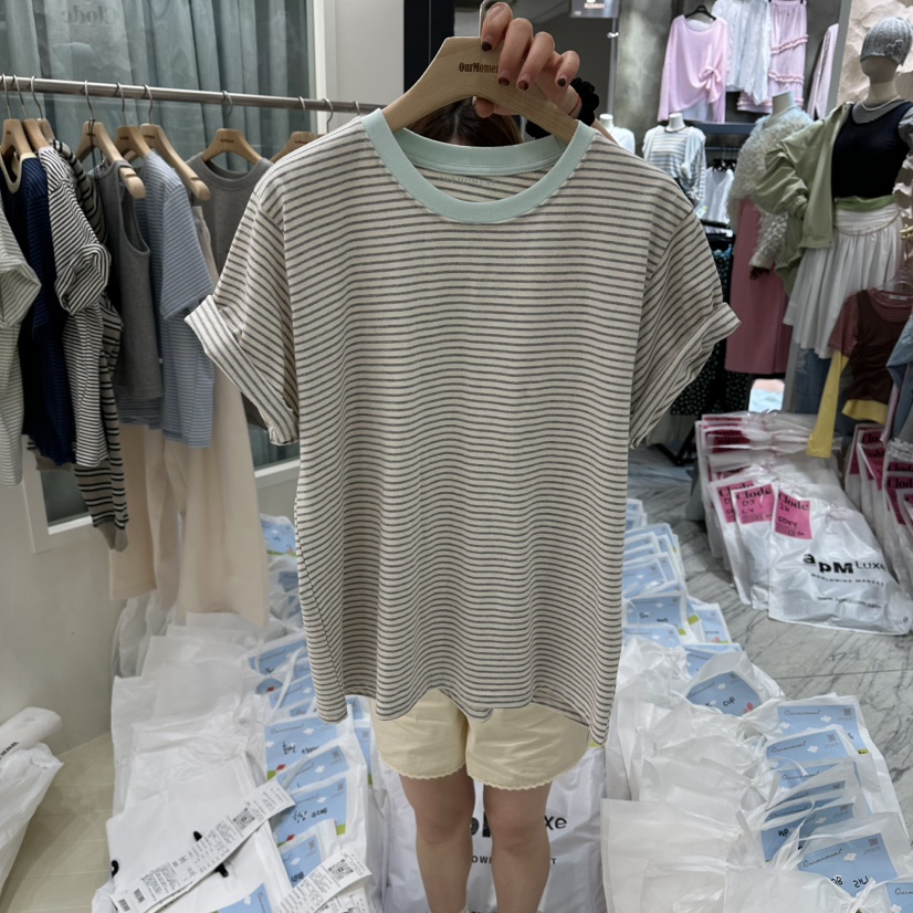 OURMOMENT韓國直郵女士新款26春夏時尚休閑推薦人氣職業T恤OURMOMENTT恤圖色2