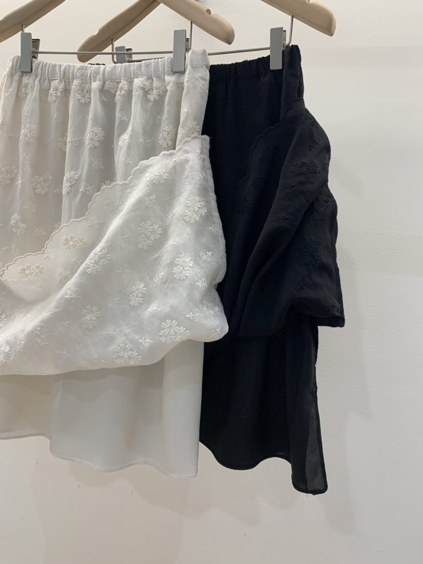 LA CREME韓國代購女裝新款休閑26春夏職業半身裙中短裙刺繡LA CREME半身裙/中短裙