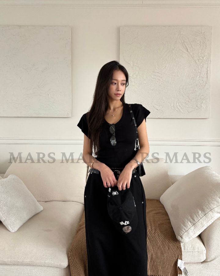 mars韓國代購女裝新款26春夏熱賣職業人氣休閑推薦T恤V領marsT恤