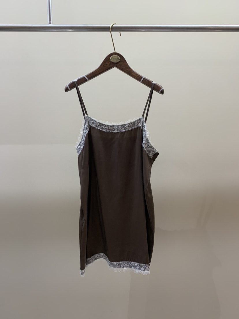 CAMEL-P韓國東大門代購女裝新款人氣吊帶背心蕾絲緞面Came_l 家吊帶/背心圖色1