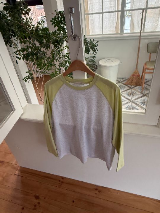 KOMOREBI韓國直郵實拍女士新品時尚熱賣人氣26春夏長袖T恤KOMOREBI長袖T恤圖色1