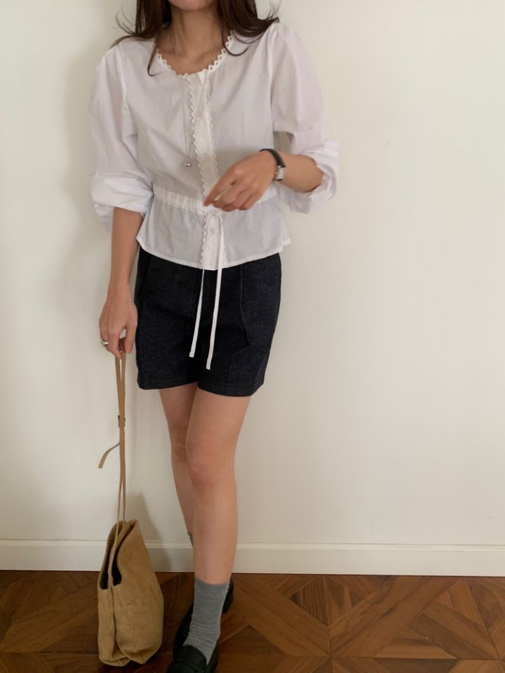 KOMOREBI韓國直郵實拍女士新款推薦時尚熱賣襯衫蕾絲衫蕾絲KOMOREBI襯衫/蕾絲衫