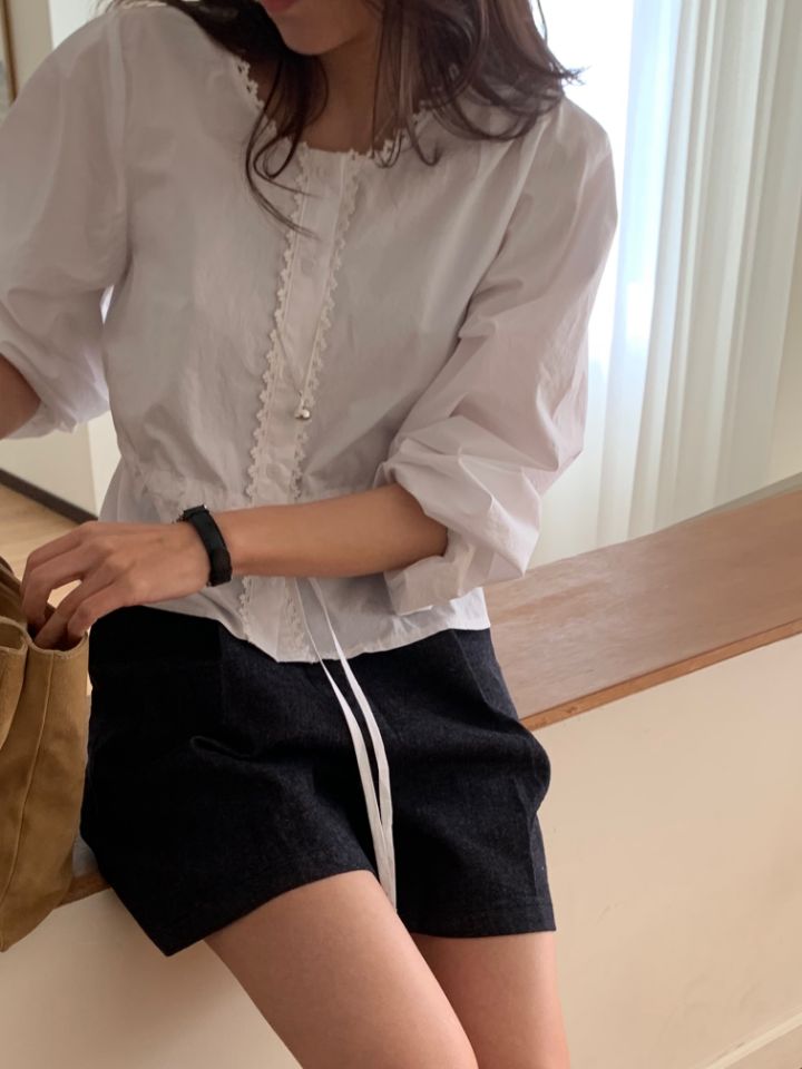 KOMOREBI韓國直郵實拍女士新款推薦時尚熱賣襯衫蕾絲衫蕾絲KOMOREBI襯衫/蕾絲衫