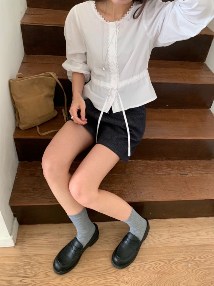 KOMOREBI韓國直郵實拍女士新款推薦時尚熱賣襯衫蕾絲衫蕾絲KOMOREBI襯衫/蕾絲衫