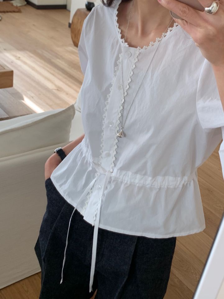 KOMOREBI韓國直郵實拍女士新款推薦時尚熱賣襯衫蕾絲衫蕾絲KOMOREBI襯衫/蕾絲衫