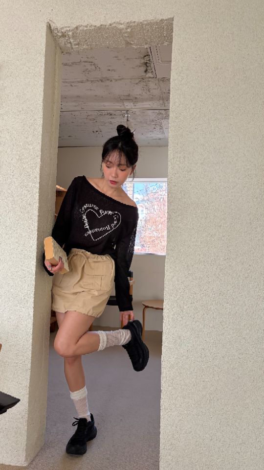 HEY/TO SEWING韓國代購女裝新品熱賣長袖T恤不含腰帶透明BY HEY/TO SEWING長袖T恤