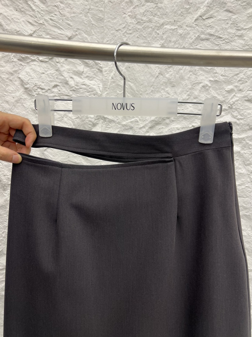 NOVUS韓國直郵女士新款時尚26春夏職業熱賣推薦長裙含腰帶NOVUS長裙