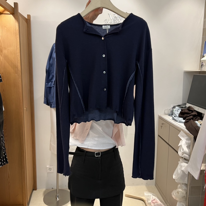 VELVET UNDERGROUND韓國代購女士新品職業長袖T恤不含內搭VELVET UNDERGROUND長袖T恤圖色1