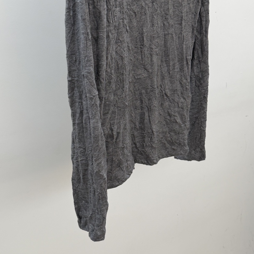 ID韓國直郵實拍女裝新品人氣熱賣推薦時尚26春夏長袖T恤褶皺ID長袖T恤