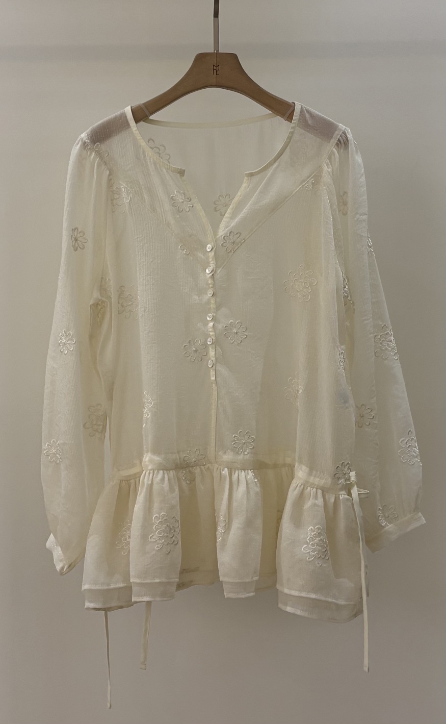 MUSHROOM-A韓國東大門直郵女裝新品職業人氣襯衫蕾絲衫刺繡MUSHROOM襯衫/蕾絲衫圖色1