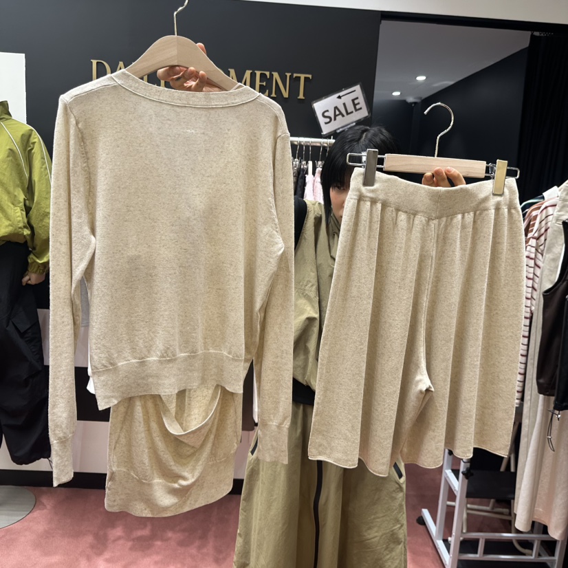 DAILY MOMENT韓國東大門直郵女士新品熱賣休閑人氣時尚套裝DAILY MOMENT套裝