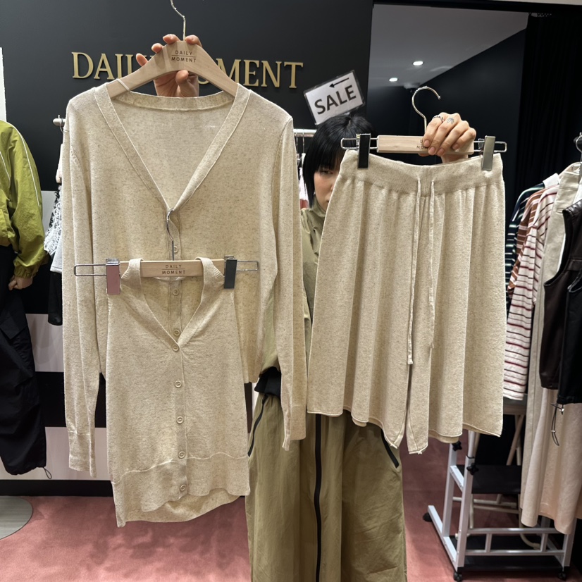 DAILY MOMENT韓國東大門直郵女士新品熱賣休閑人氣時尚套裝DAILY MOMENT套裝圖色1