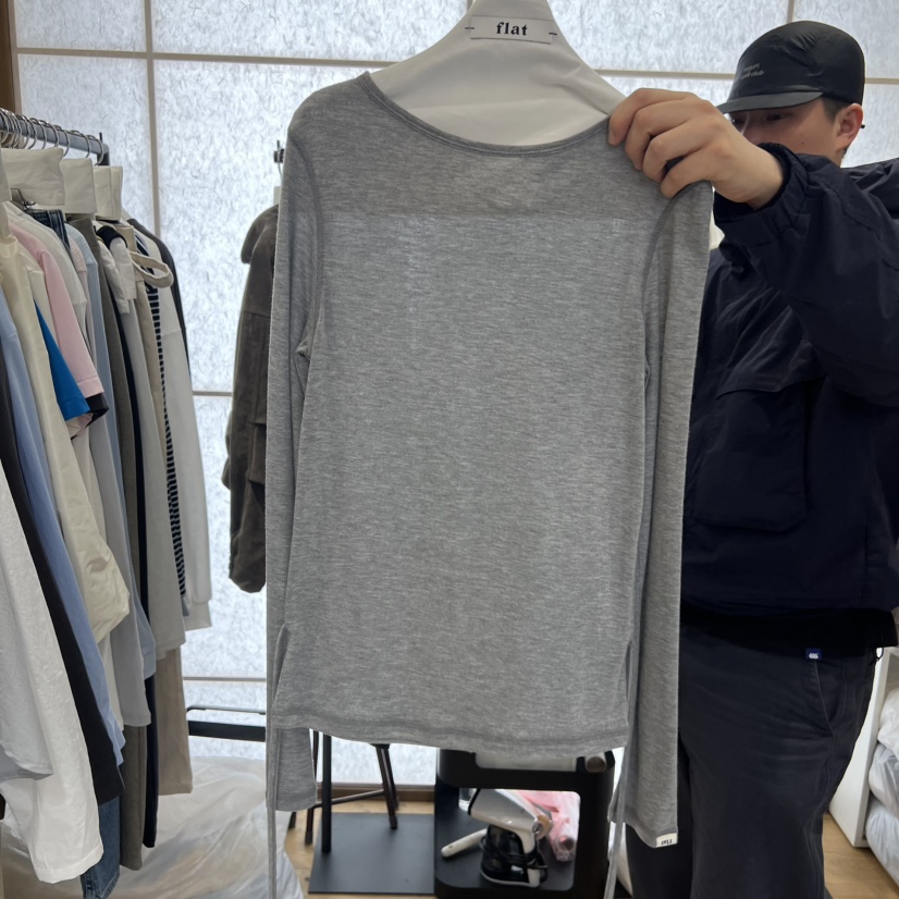 FLAT韓國代購女裝新款26春夏時尚人氣職業休閑推薦長袖T恤FLAT長袖T恤圖色1