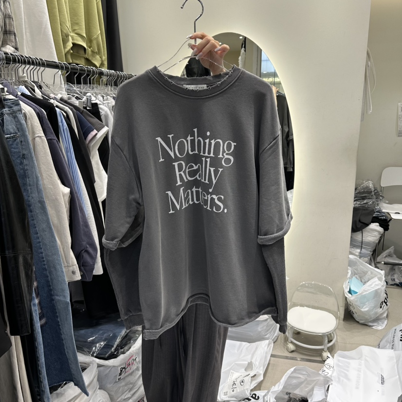 AT THE END韓國東大門代購女裝新品職業時尚推薦熱賣T恤AT THE ENDT恤圖色2