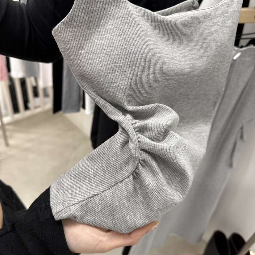 VENEFIT韓國東大門直郵女裝新款26春夏熱賣職業吊帶背心褶皺VENEFIT/JENNIE吊帶/背心