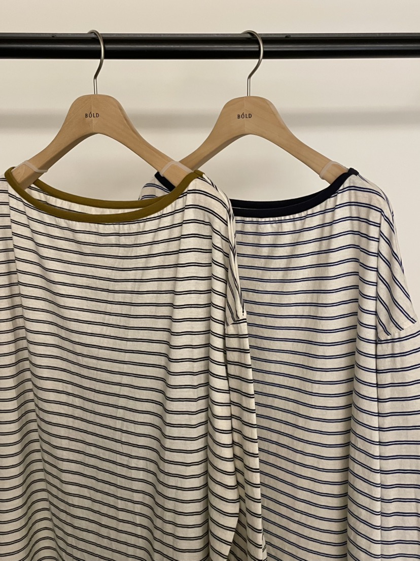 BOLD-A韓國直郵女裝新款熱賣人氣休閑時尚長袖T恤露肩條紋RE BOLD長袖T恤