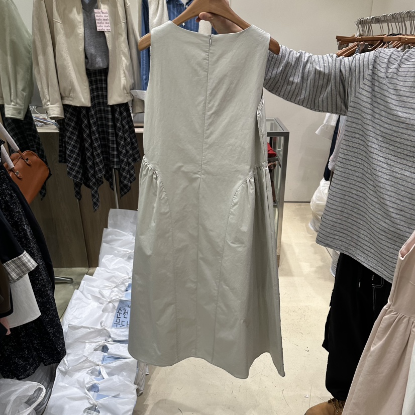 MELO韓國直郵女裝新款推薦26春夏時尚人氣熱賣連衣裙褶皺MELO連衣裙