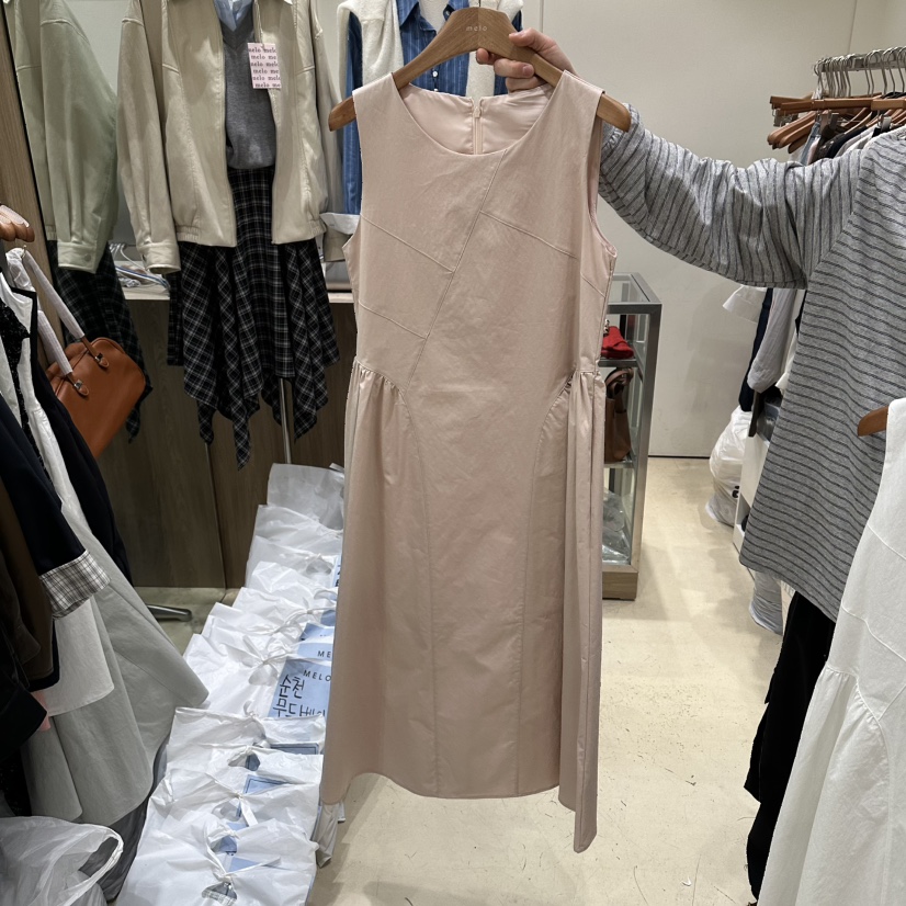 MELO韓國直郵女裝新款推薦26春夏時尚人氣熱賣連衣裙褶皺MELO連衣裙圖色2