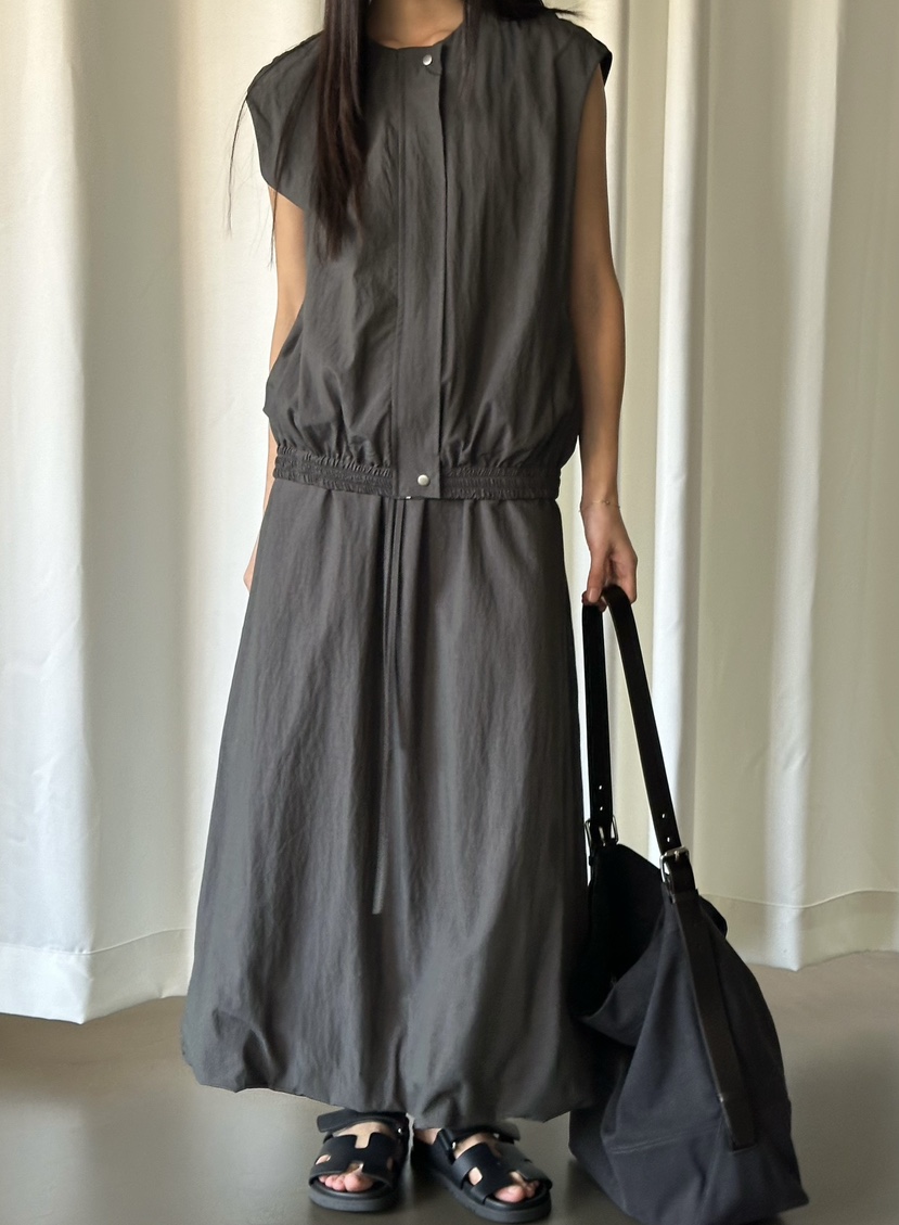 LE VASE韓國代購女士新款職業人氣熱賣26春夏時尚推薦長裙LE VASE長裙圖色1