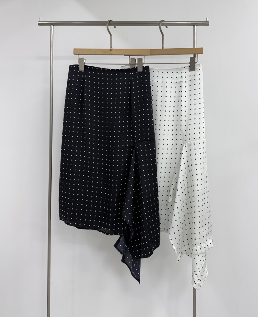 YIKHO STYLE韓國直郵實拍女裝新品26春夏半身裙中短裙不對稱YIKHO STYLE半身裙/中短裙