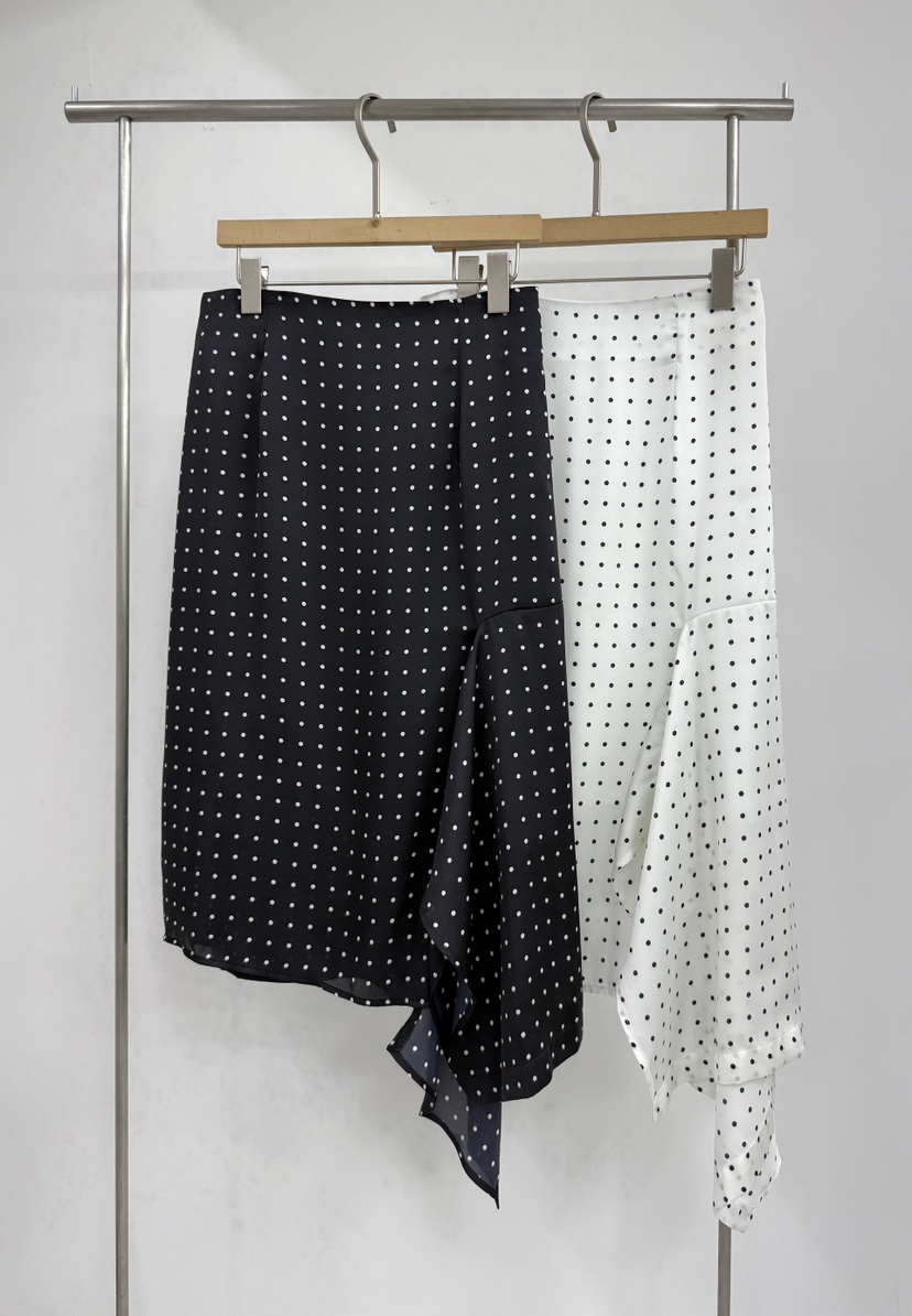 YIKHO STYLE韓國直郵實拍女裝新品26春夏半身裙中短裙不對稱YIKHO STYLE半身裙/中短裙