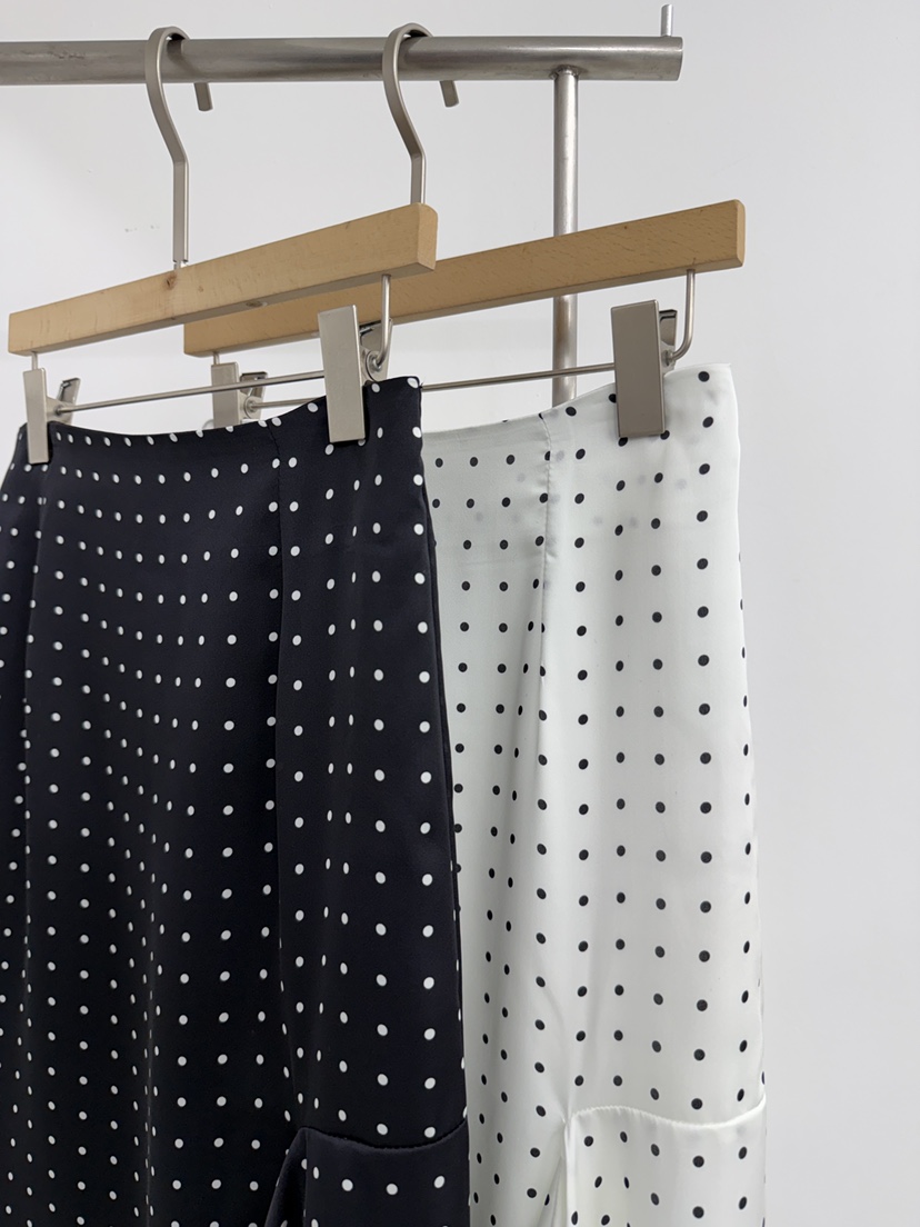 YIKHO STYLE韓國直郵實拍女裝新品26春夏半身裙中短裙不對稱YIKHO STYLE半身裙/中短裙