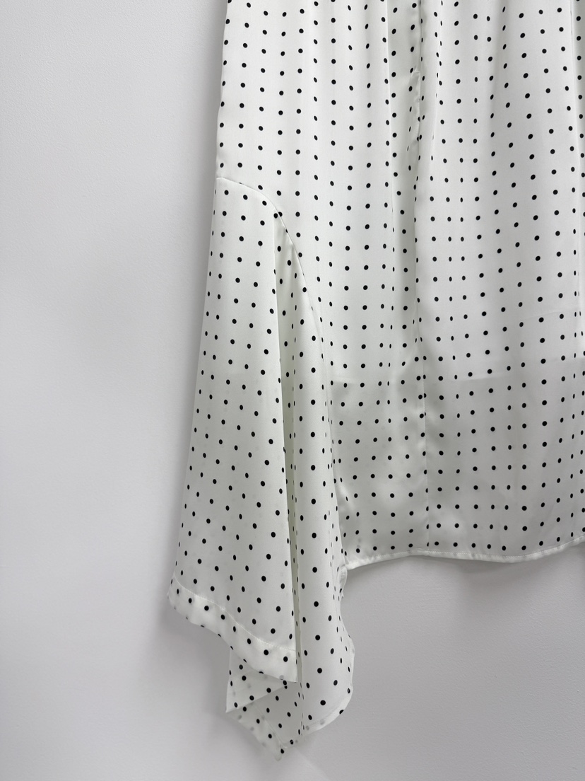 YIKHO STYLE韓國直郵實拍女裝新品26春夏半身裙中短裙不對稱YIKHO STYLE半身裙/中短裙