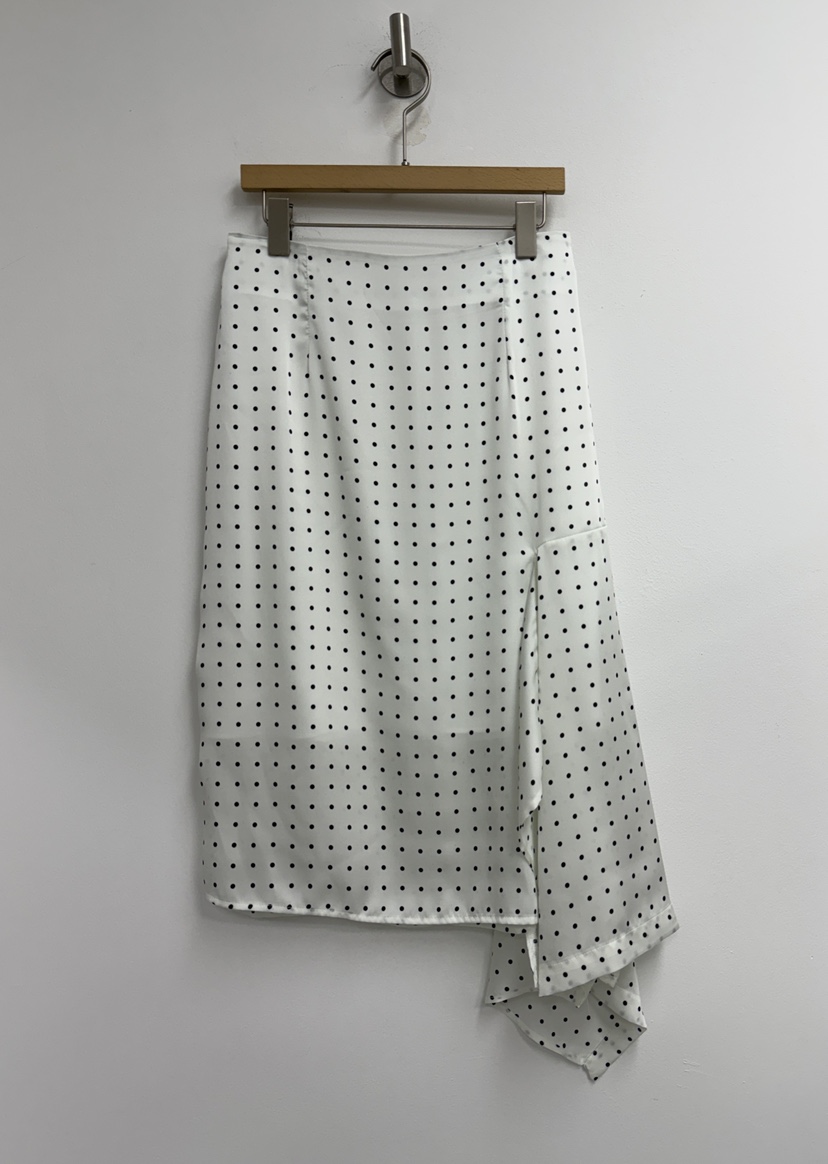 YIKHO STYLE韓國直郵實拍女裝新品26春夏半身裙中短裙不對稱YIKHO STYLE半身裙/中短裙圖色2