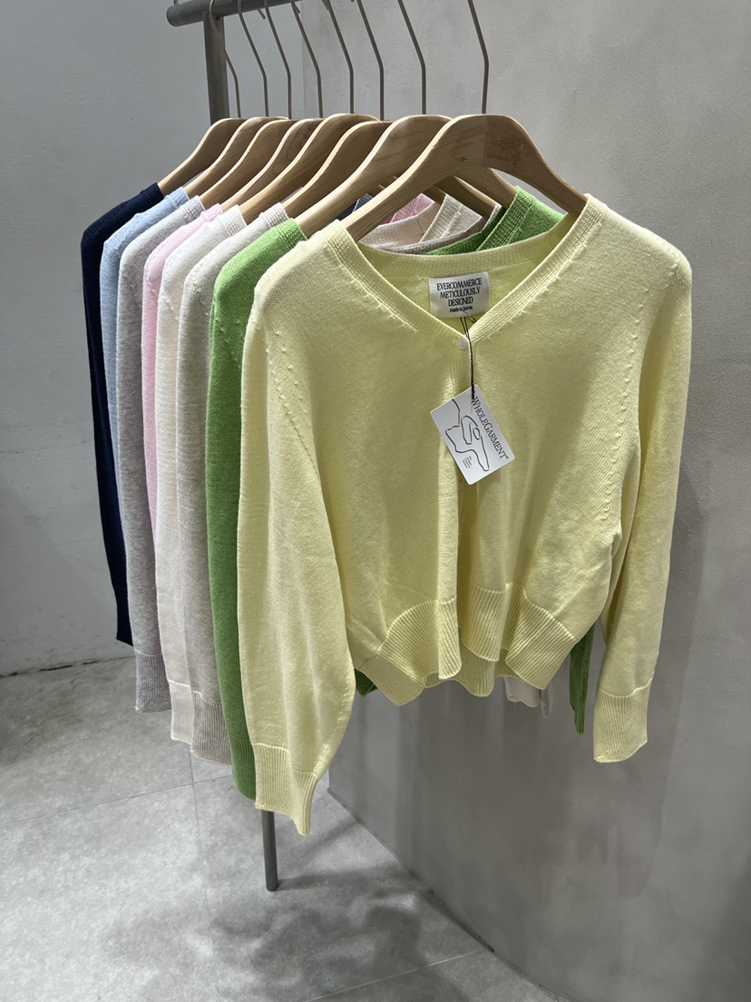 EVERCOMMERCE METICULOUSLY DESIGNED韓國東大門代購女士新款人氣針織衫EVERCOMMERCE METICULOUSLY DESIGNED針織衫