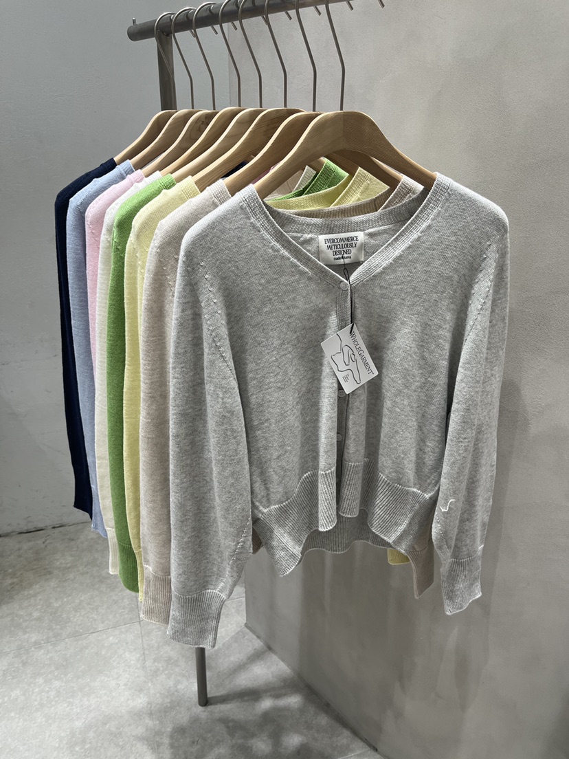 EVERCOMMERCE METICULOUSLY DESIGNED韓國東大門代購女士新款人氣針織衫EVERCOMMERCE METICULOUSLY DESIGNED針織衫