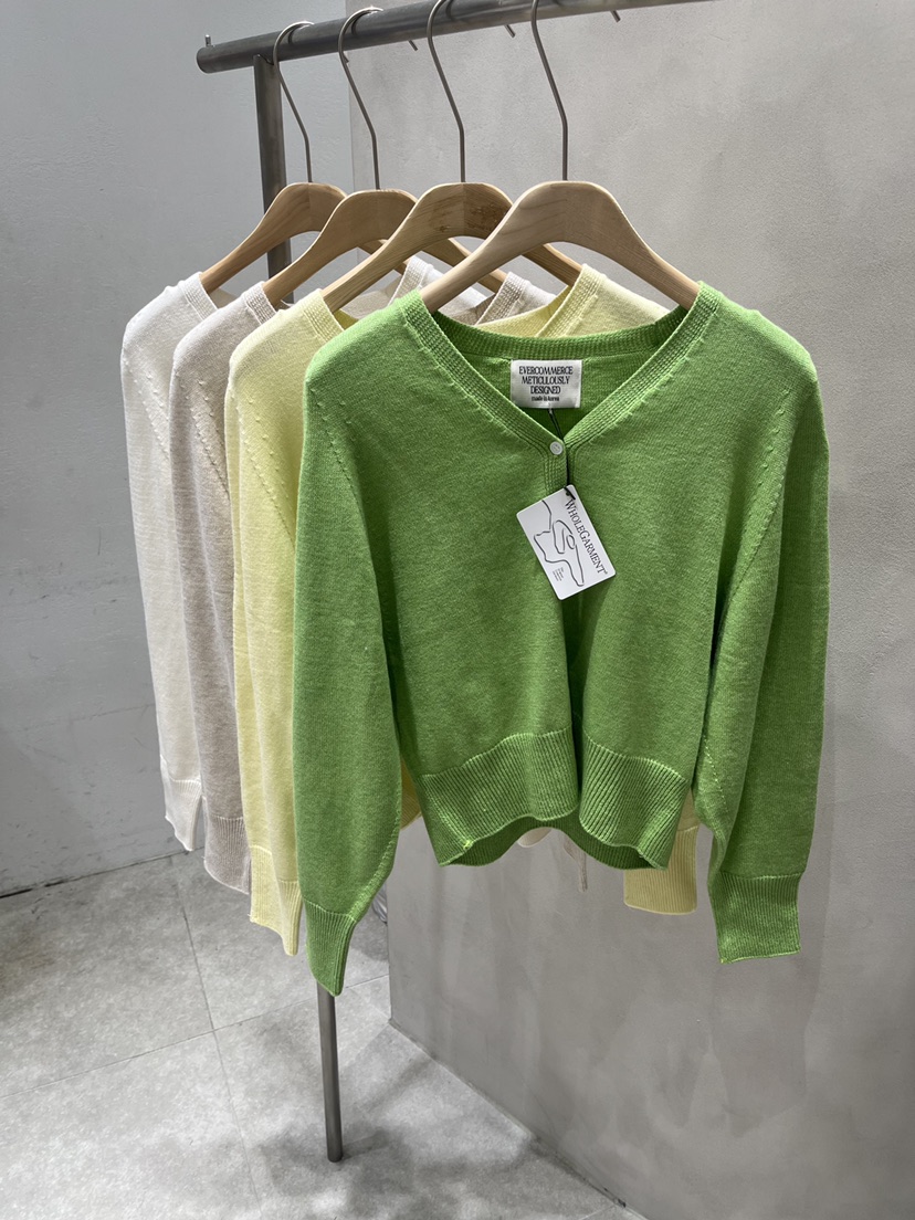 EVERCOMMERCE METICULOUSLY DESIGNED韓國東大門代購女士新款人氣針織衫EVERCOMMERCE METICULOUSLY DESIGNED針織衫