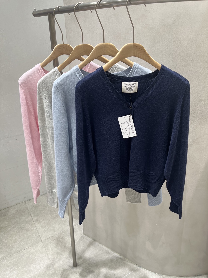 EVERCOMMERCE METICULOUSLY DESIGNED韓國東大門代購女士新款人氣針織衫EVERCOMMERCE METICULOUSLY DESIGNED針織衫