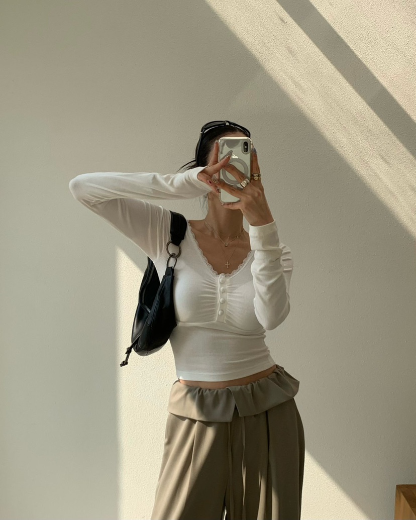 REVE CITE-L韓國代購女裝新款推薦職業長袖T恤蕾絲褶皺REVE CITE-L長袖T恤